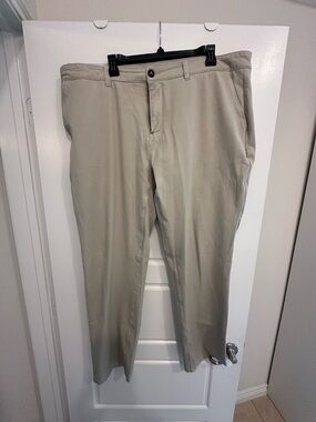 Mugsy Men's Classic Khaki Chinos - Light Beige